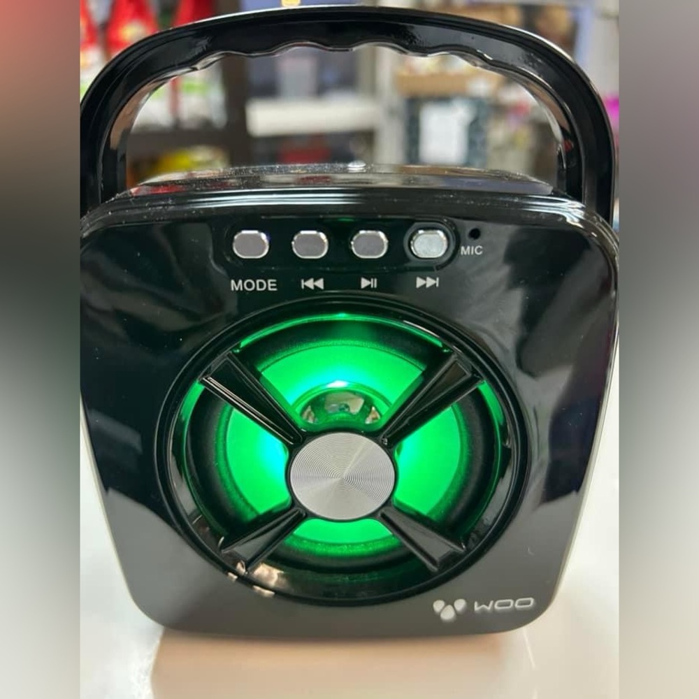 Woo Portable Speaker NWT In Box Wireless Portable Handy Speaker with Large Sound - Picture 6 of 7